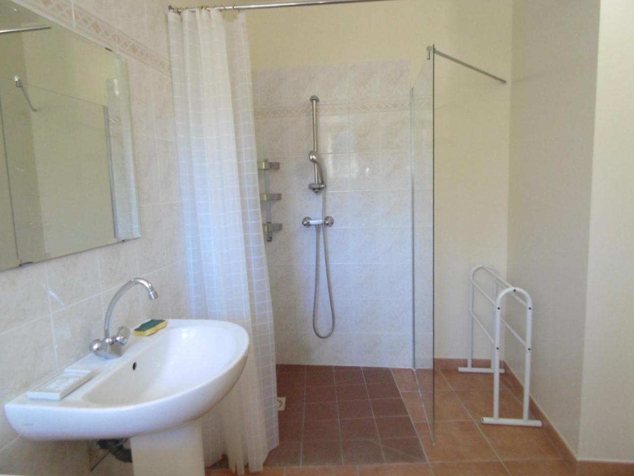 La Ferme De Valauris Bed & Breakfast Sisteron Exterior foto